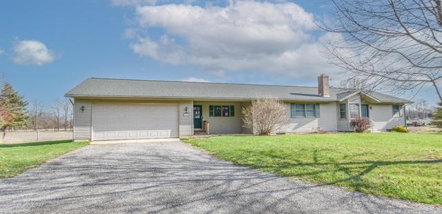 front view picture of 204 W Hatmaker Road, Coldwater, MI. 49036