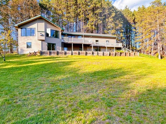 front view picture of 7853 100Th Ave Avenue, Evart, MI. 49631