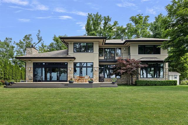 front view picture of 11869 Marquette Drive, New Buffalo, MI. 49117