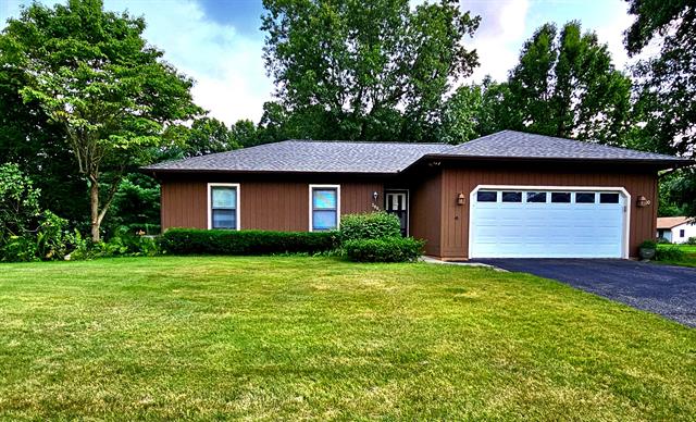 front view picture of 300 Hidden Forest Lane, Battle Creek, MI. 49014