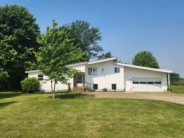 front view picture of 3075 N Barry Road, Breckenridge, MI. 48615