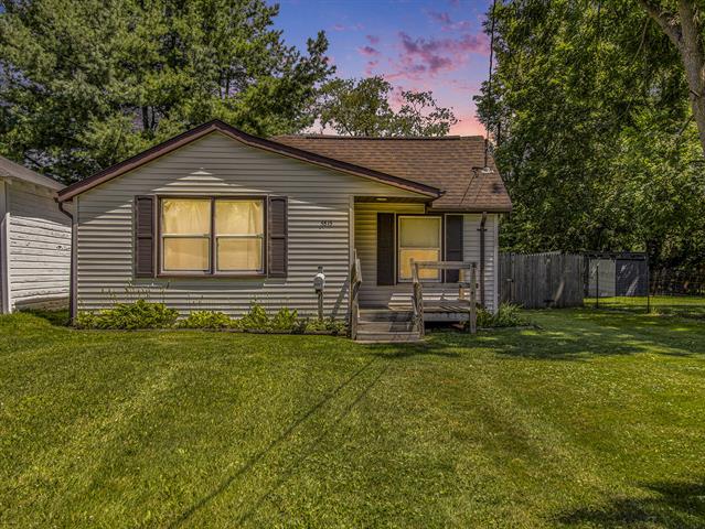 front view picture of 3515 Adams Street, Kalamazoo, MI. 49008