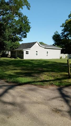 front view picture of 411 Russell Street, Allegan, MI. 49010