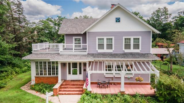 front view picture of 15 S Broad Street, Hillsdale, MI. 49242