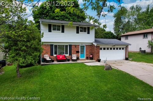 front view picture of 942 S Main St, Milford, MI. 48381