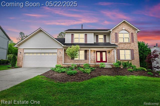 front view picture of 585 Dorchester Way, Milford, MI. 48381