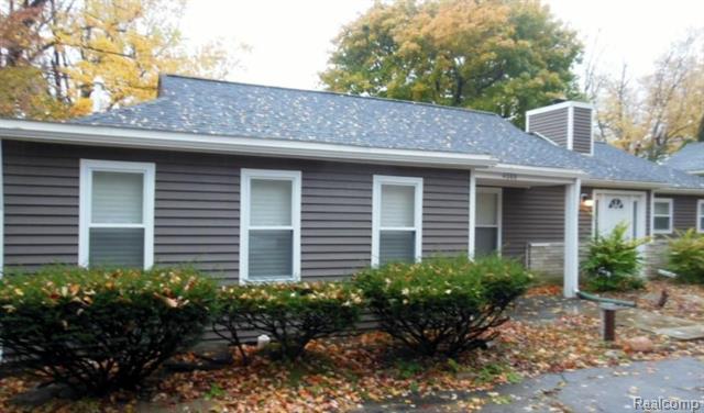 front view picture of 4066 Fieldview Ave, West Bloomfield, MI. 48324
