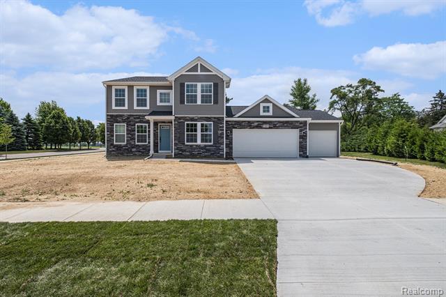 front view picture of 1013 Lancaster Street, Lapeer, MI. 48446
