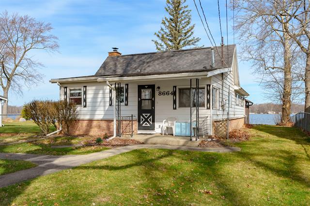 front view picture of 8664 E Long Lake Drive, Scotts, MI. 49088