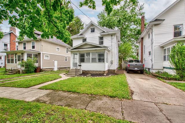 front view picture of 1118 Burr Street, Jackson, MI. 49201