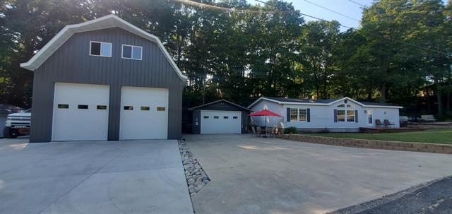 front view picture of 1911 N 24Th Ave, Mears, MI. 49436