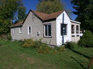 front view picture of 2263 E Maple Avenue, Burton, MI. 48529