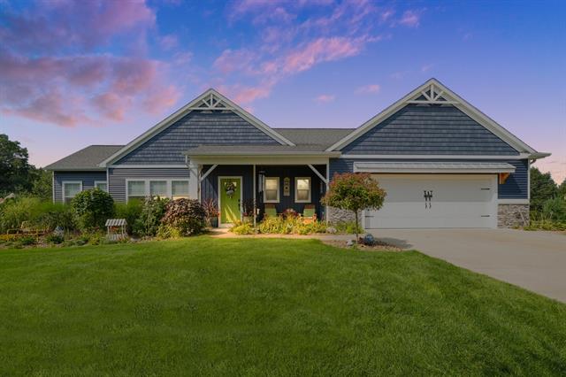 front view picture of 21889 Hilltop Circle, Stanwood, MI. 49346