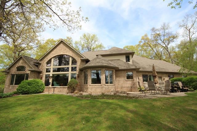 front view picture of 2865 E Vw Avenue, Vicksburg, MI. 49097
