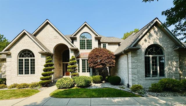 front view picture of 3740 Prairie Creek Lane, Saginaw, MI. 48603