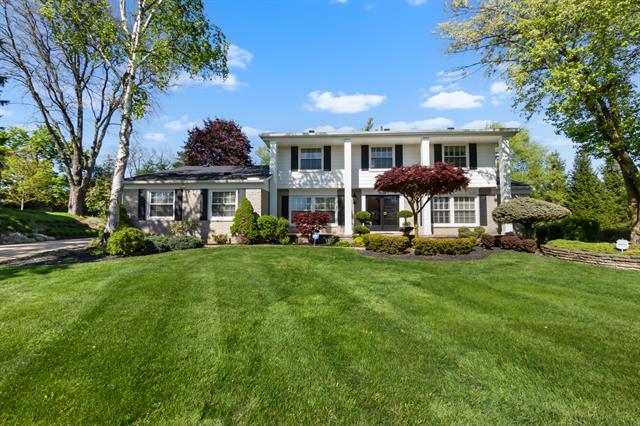front view picture of 31158 Perrys Crossing, Farmington, MI. 48331