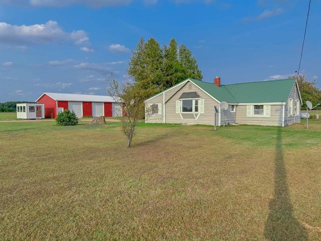 front view picture of 10350 30Th Avenue, Evart, MI. 49631