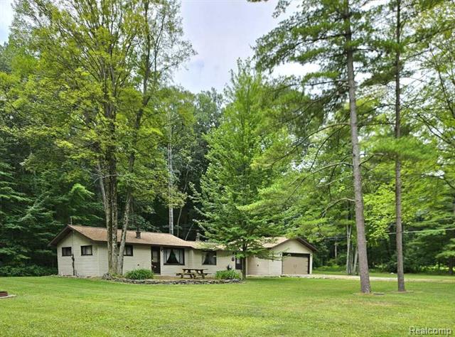 front view picture of 3951 Mary Anne Lane, Caseville, MI. 48725