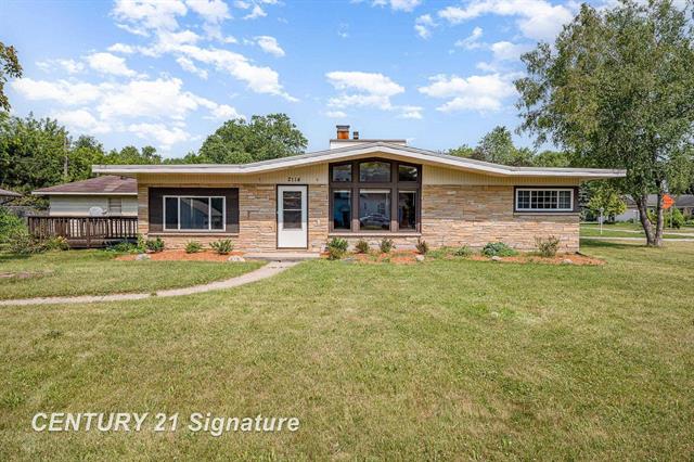 front view picture of 2114 Ethel Avenue, Saginaw, MI. 48603
