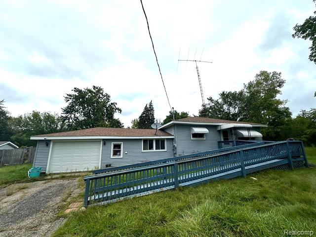 front view picture of 3453 E Baldwin Road, Grand Blanc, MI. 48439