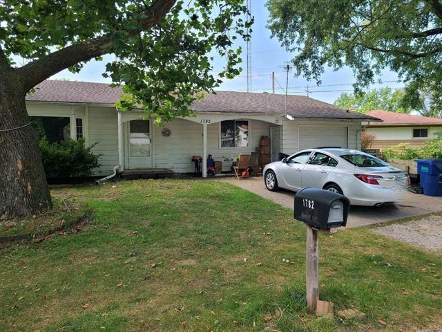 front view picture of 1782 E Ogden Circle, Benton Harbor, MI. 49022