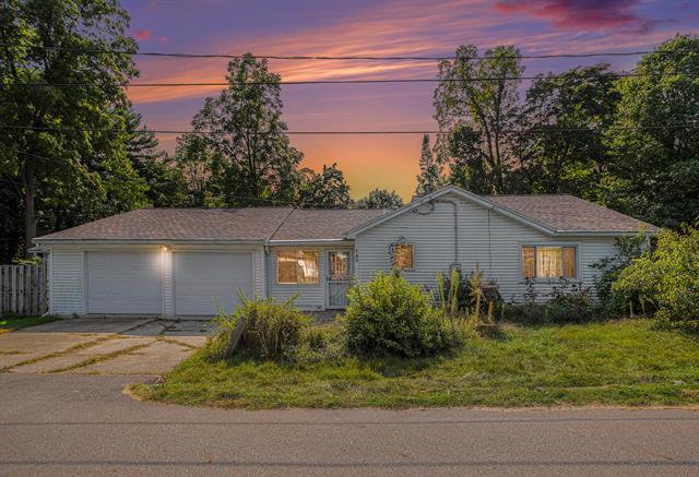 front view picture of 145 S Wattles Road, Battle Creek, MI. 49014