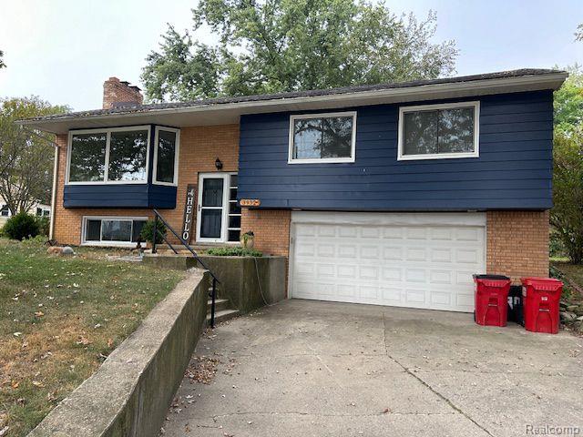 front view picture of 3932 Detroit Blvd, West Bloomfield, MI. 48323