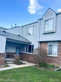 front view picture of 726 Claire Pointe Circle, Saint Clair Shores, MI. 48081