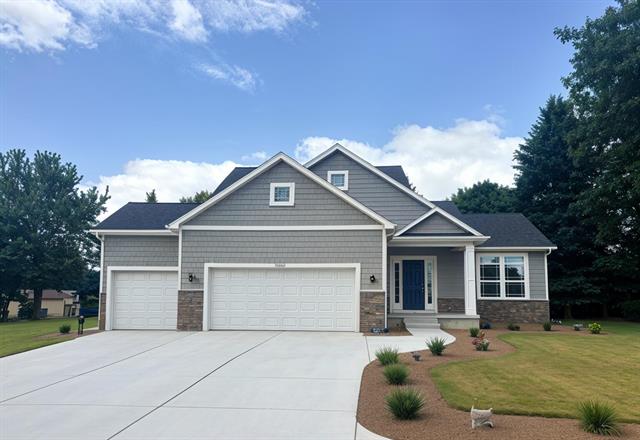 front view picture of 7040 Country View Boulevard, Jackson, MI. 49201