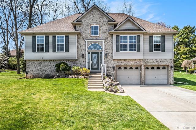 front view picture of 16216 Pine Lake Forest Drive, Linden, MI. 48451