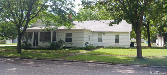 front view picture of 502 Hamilton Street, Caro, MI. 48723