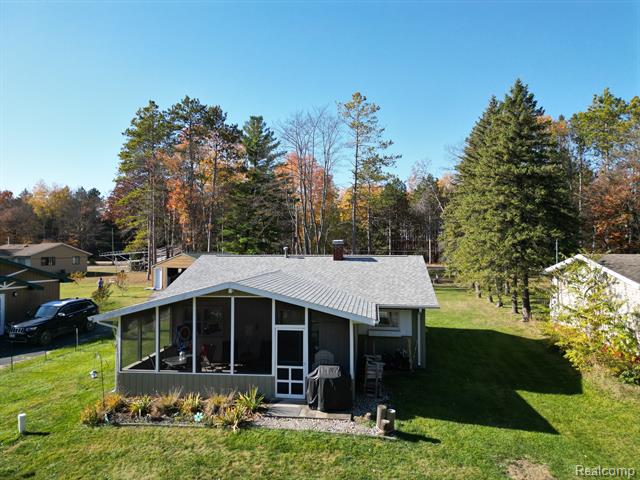 front view picture of 5143 S Pine Street, Beaverton, MI. 48612