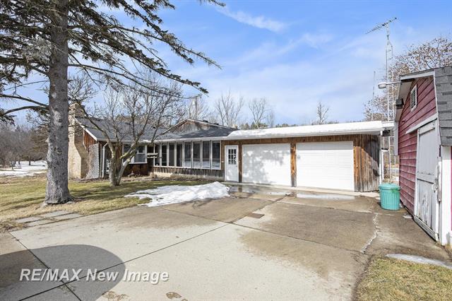 front view picture of 5310 W Saginaw Road, Vassar, MI. 48768