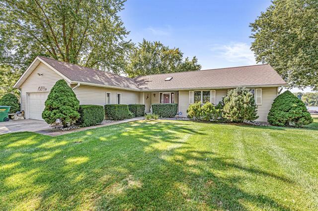 front view picture of 61972 Bayshore Drive, Sturgis, MI. 49091
