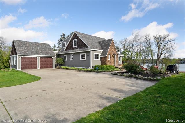 front view picture of 6481 Wardell Ct, West Bloomfield, MI. 48324