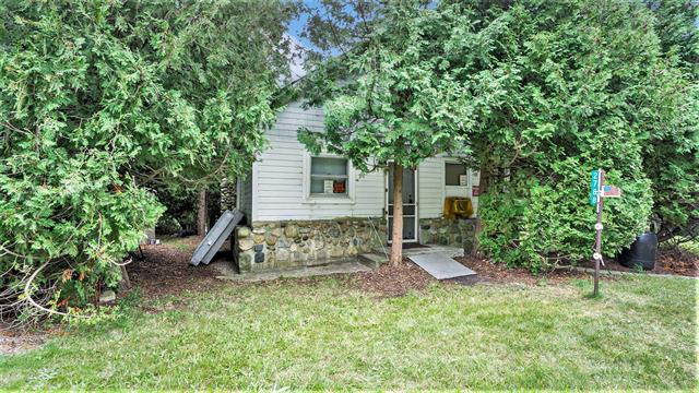 front view picture of 2788 N West Bay Shore Drive, Suttons Bay, MI. 49682
