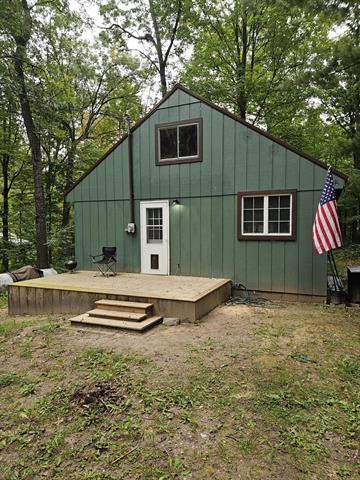 front view picture of 4082 Valley View Road, Harrison, MI. 48625