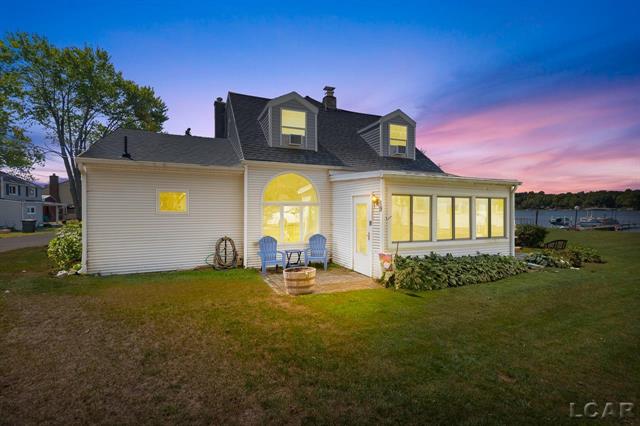 front view picture of 19 Point Drive, Brooklyn, MI. 49230