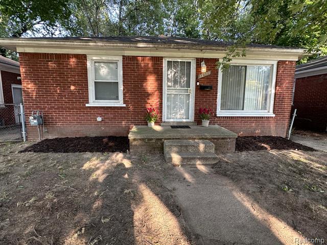 front view picture of 19500 Lahser Road, Detroit, MI. 48219