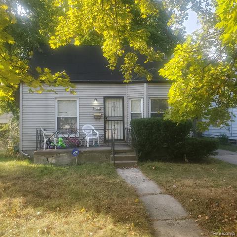front view picture of 18231 Pembroke Avenue, Detroit, MI. 48219
