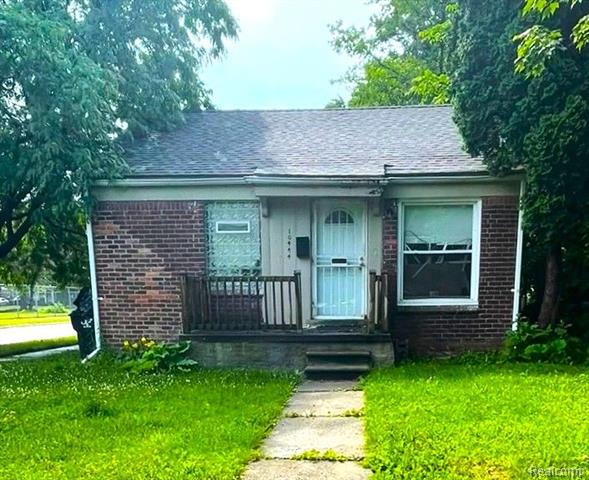 front view picture of 10444 Wayburn Street, Detroit, MI. 48224