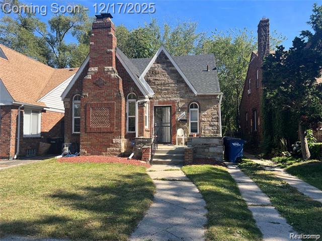 front view picture of 18966 San Juan Drive, Detroit, MI. 48221