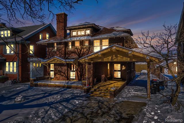 front view picture of 1616 Chicago Boulevard, Detroit, MI. 48206