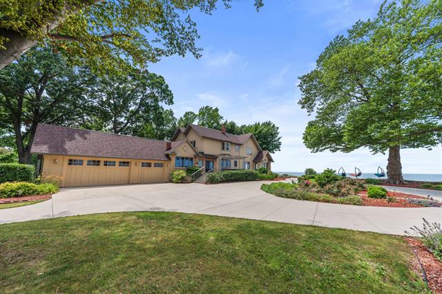 front view picture of 3706 Lake Shore Drive, Saint Joseph, MI. 49085