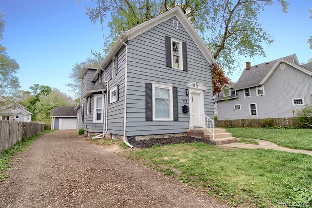 front view picture of 127 Bates Street, Jackson, MI. 49202