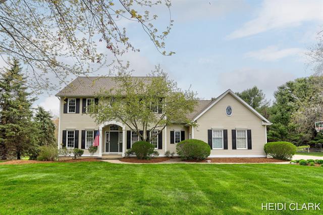front view picture of 2005 Leisure Boulevard, Holland, MI. 49424