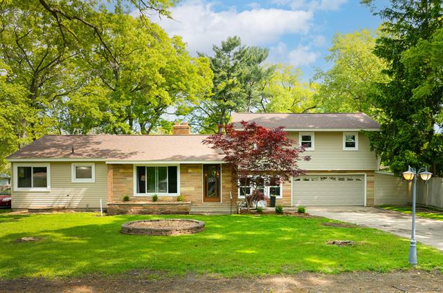 front view picture of 1924 Maryland Boulevard, Muskegon, MI. 49441