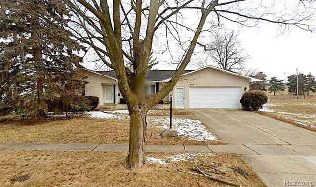front view picture of 3741 Worchester Drive, Flint, MI. 48503