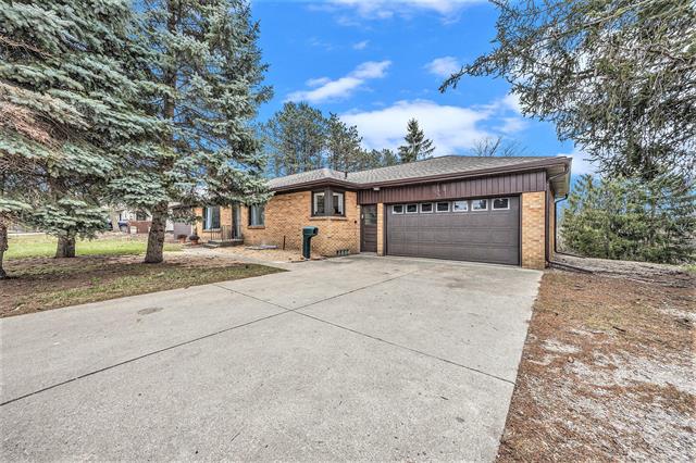 front view picture of 2426 Leonard Street Ne, Grand Rapids, MI. 49505