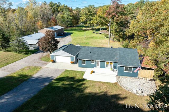 front view picture of 5065 Porter Hollow Drive Ne, Rockford, MI. 49341